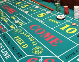 Ingen terninger ved bordet? Prøv Card Craps